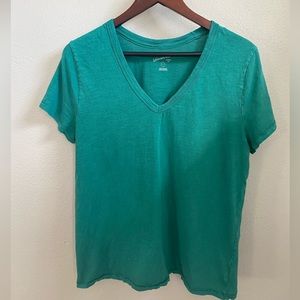 Universal Thread v-neck short sleeve tee, large